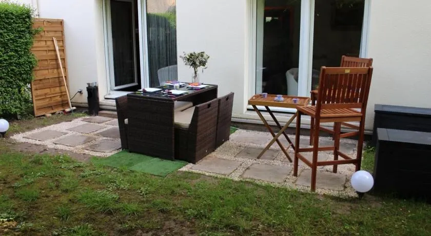 Le Garden Victoria - Canal & Cathédrale -30m2 & Garden - Image 1