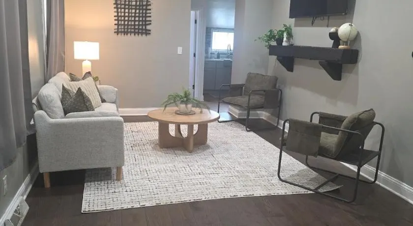 Beautiful 3 bed house in downtown Cleveland - Image 1