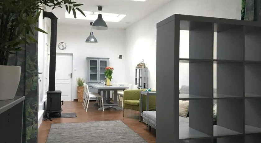 BIG CALM APART HOTEL 15min WARSAW 6pers WiFi Fireplace Garden Grill - Image 1