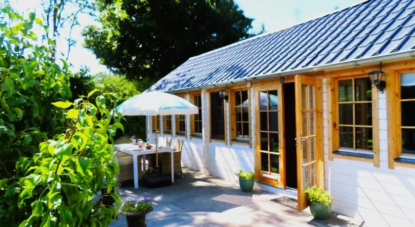 Tiny Botanic House - Image 1