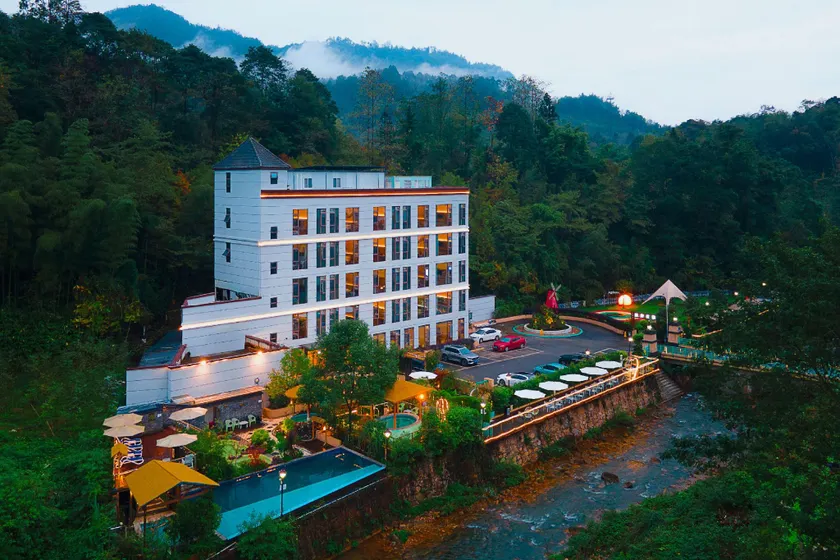 Yuan Yi Shan Yuan Hot Spring Hotel (Huashuiwan Resort Branch) - Image 1