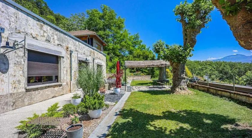 Gîte de groupe de caractère 12-14 pers avec jacuzzi - Ancien domaine de Chartreux - Image 1