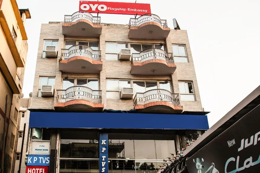 Hotel O Embassy Exhibition Rd - Image 1