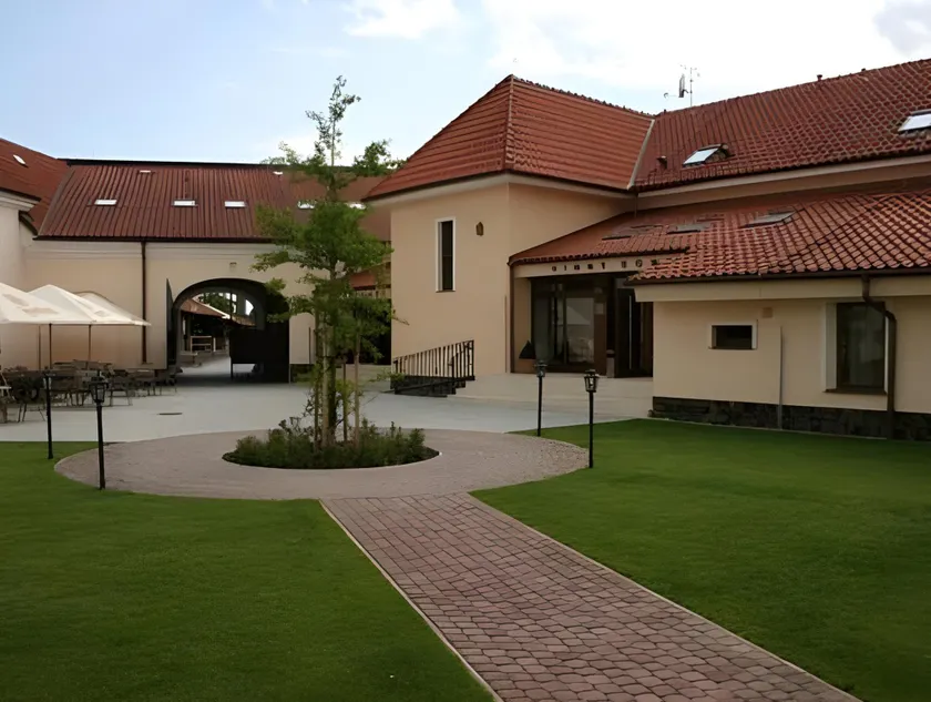Chateau Krakovany - Image 1