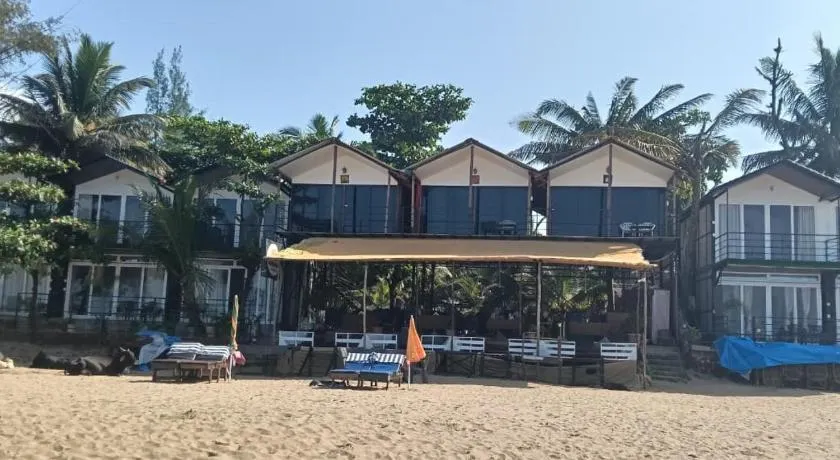 Casa Beach hut Resort - Image 1