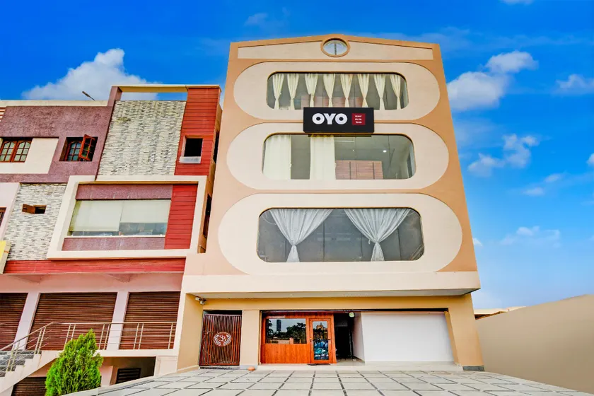 Hotel O Inn In Town - Image 1