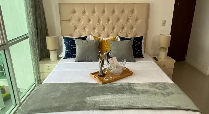 Ecusuites Studio Two Riverfront con Jacuzzi Hidro Privado - Image 1