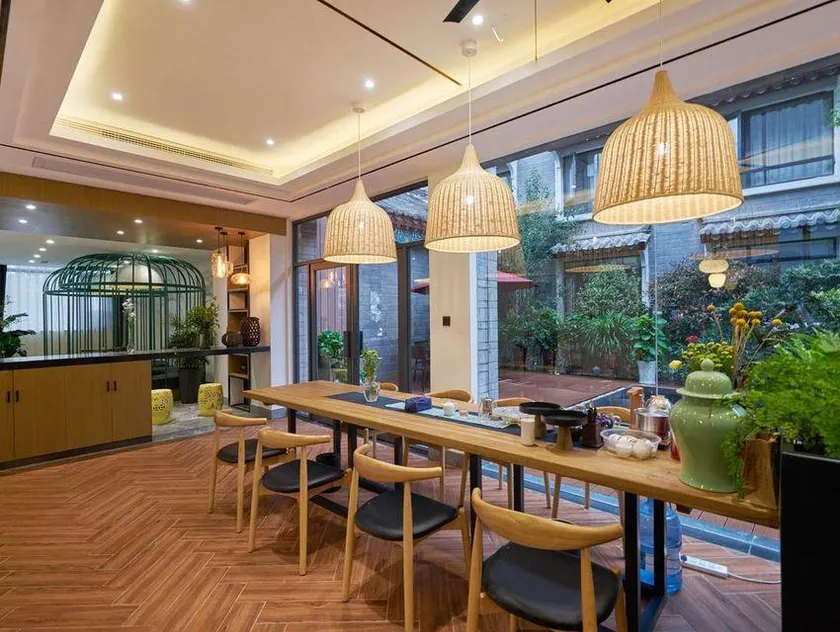 Hua Xi Hotel - Image 1