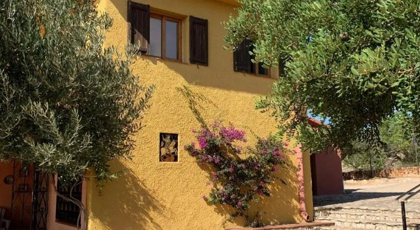 Casa Mola - Image 1