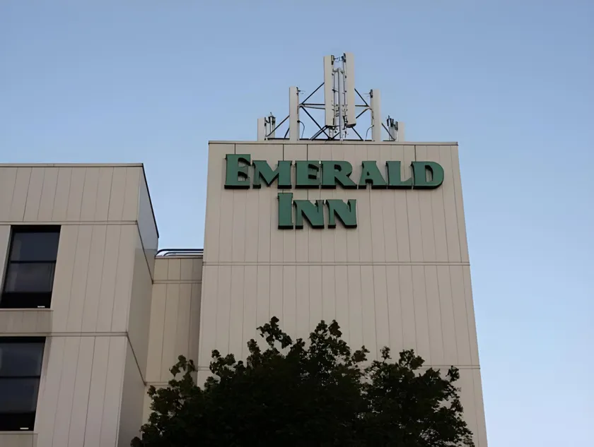 Emerald Inn - Image 1