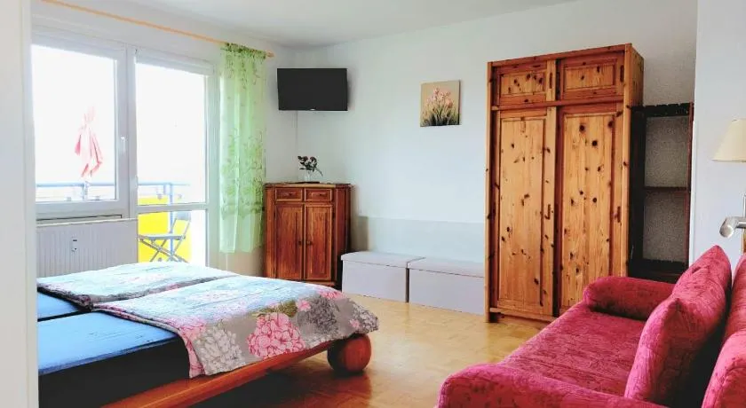 Helles Apartment mit Balkon am Großen Garten nahe Stadtzentrum - Image 1