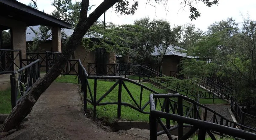 MALEWA RIVERSIDE RESORT & Cottages - Image 1