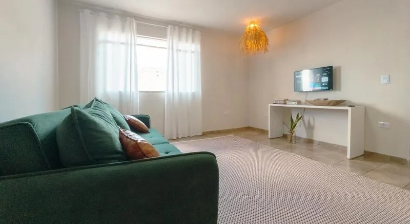 Apartamento amplo e confortável em Maringá - Image 1