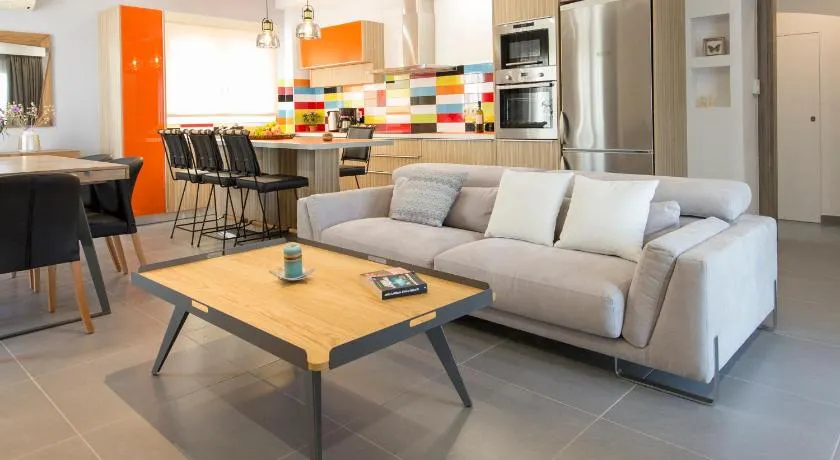 Luxury holiday home 4 bedroom villa in Paleokastro - Image 1