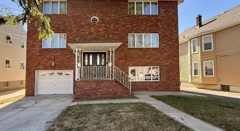 52 Liberty St - Image 1