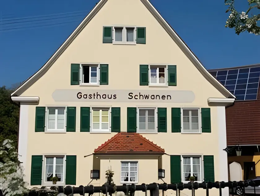 Gasthaus Schwanen & Villa Pfarrhus - Image 1