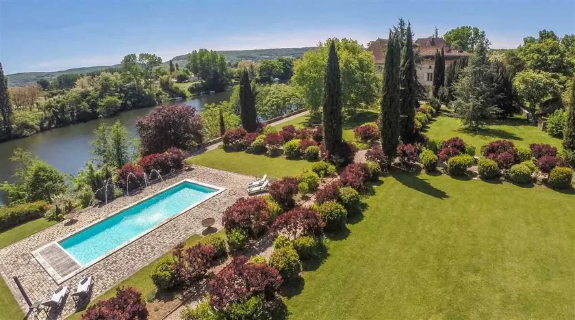 Stunning Chateau w/ Heated Swimming Pool Sleeps 20 - Image 1