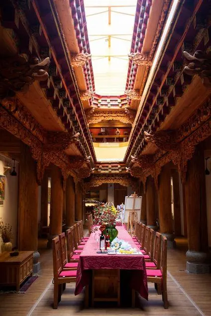 香格里拉钦仓酒店 - Image 1