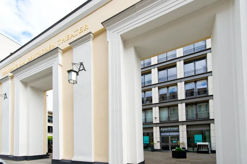 ApartHotel Residenz Am Deutschen Theater - Image 1