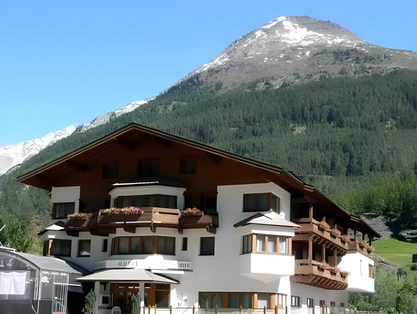 Hotel Bäckelar Wirt Superior Ötztal Inside Sommer Card Partner - Image 1