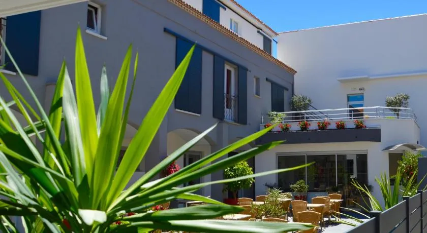 Hotel Les Acacias - Image 1