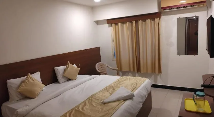 Hotel New Sai Krupa - Image 1