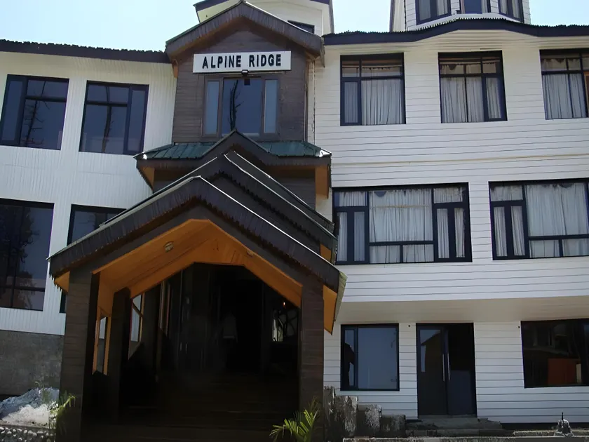 Hotel Alpine Ridge - Image 1