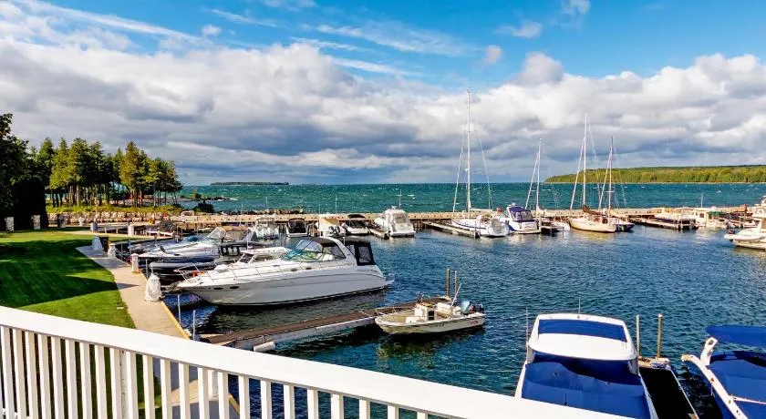 Harbor Guest House - Image 1