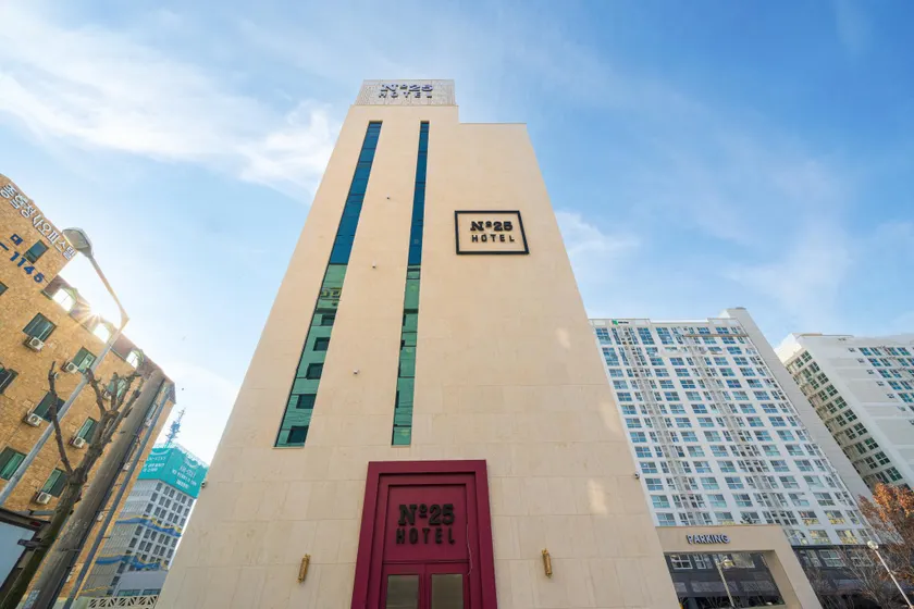 hotel number25 - Image 1