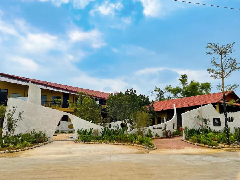 Lavung Village - Image 1