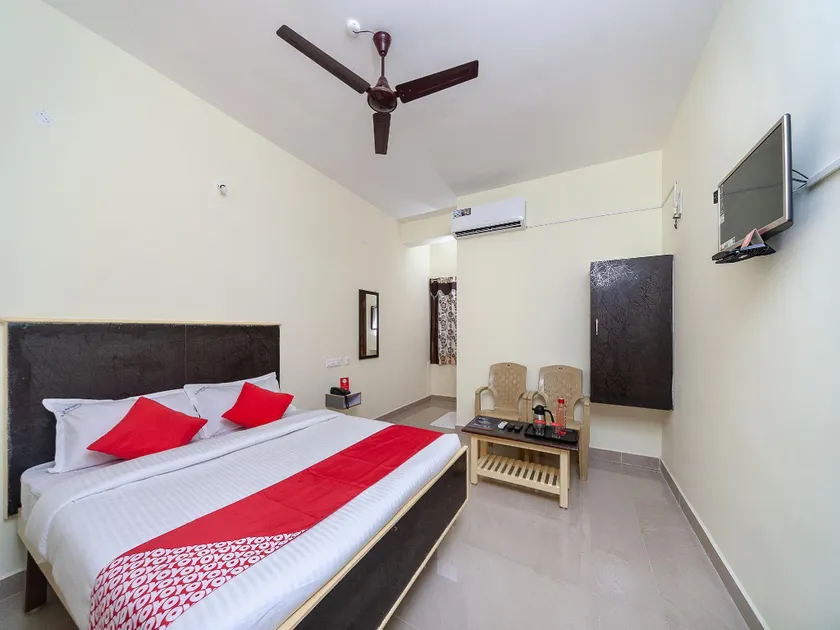 OYO 19011 Hotel Sannidhi Residency - Image 1
