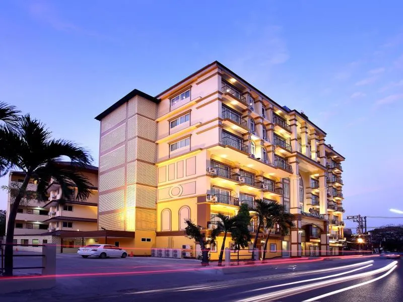 Victoria Nimman Hotel - Image 1