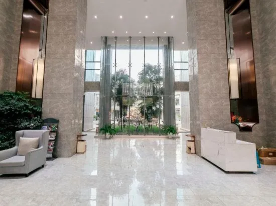 T Land Hotel - Image 1