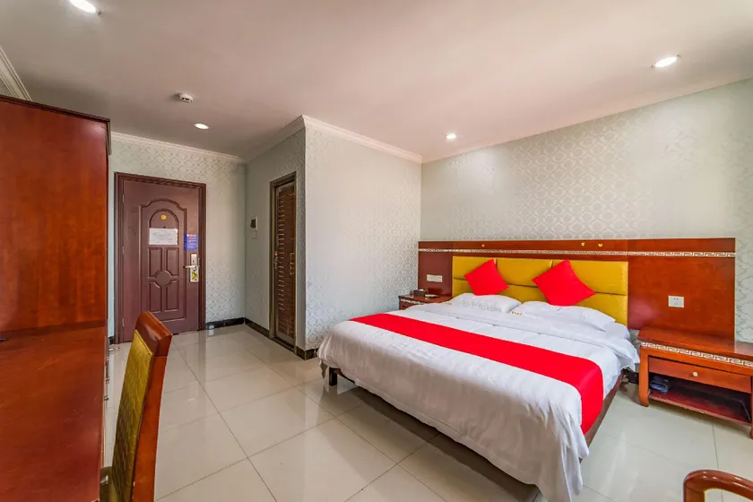 Jihua Green Island Hotel - Image 1