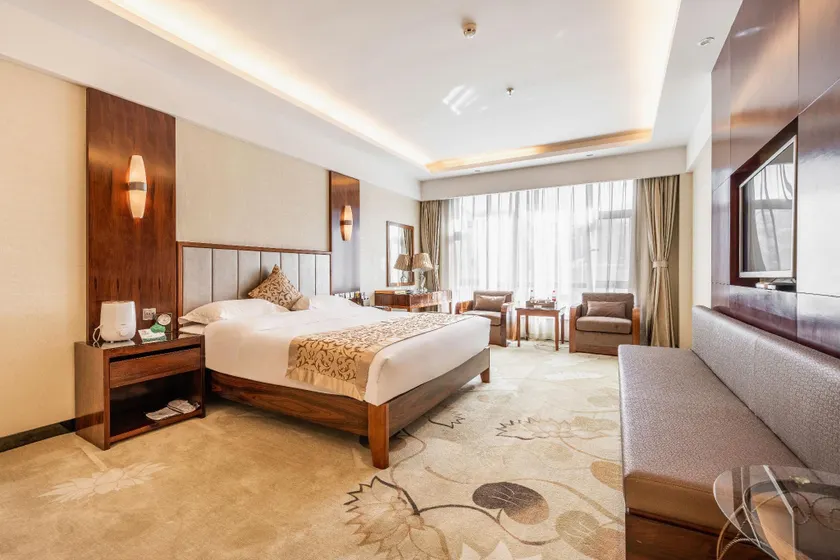 Jiusheng International Hotel - Image 1