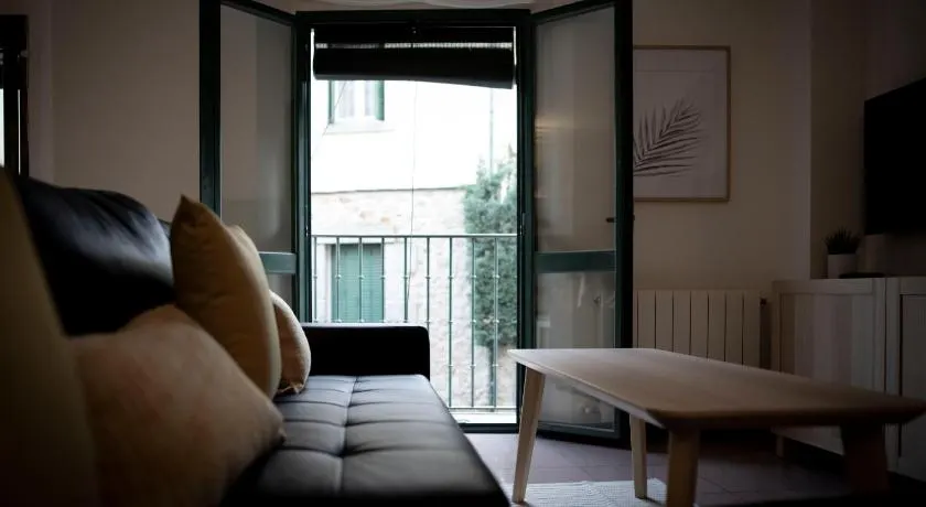 Apartamento en Centro Histórico con patio Romano - Image 1
