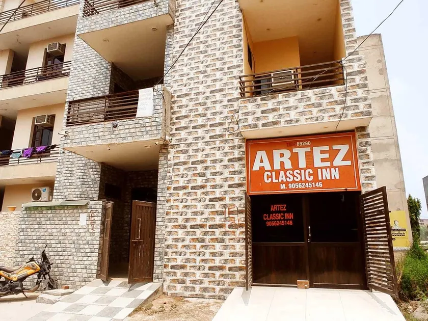 OYO Artez Inn - Image 1