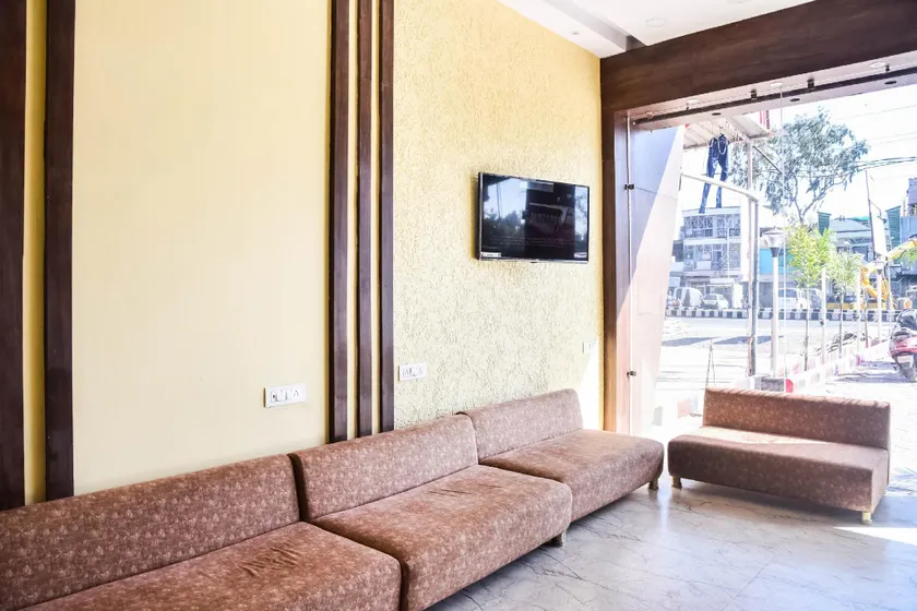 Hotel O MANGLAM PALACE - Image 1