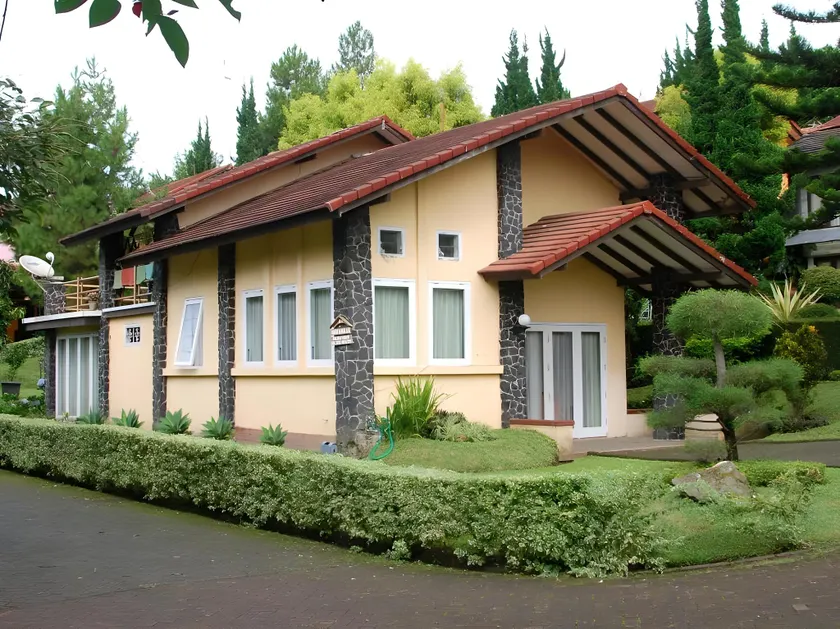 Chrysant Huis Villa Istana Bunga - Image 1