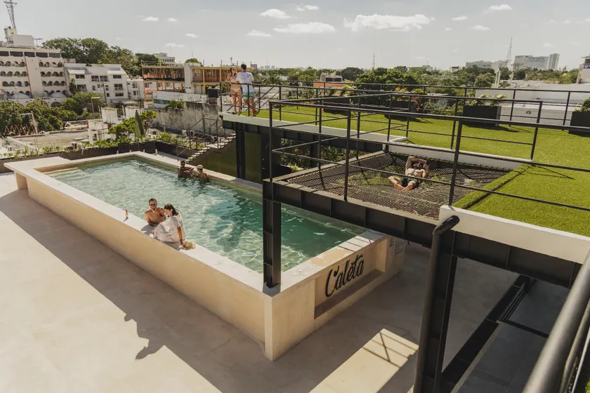 Caleta Hostel Rooftop & Pool - Image 1