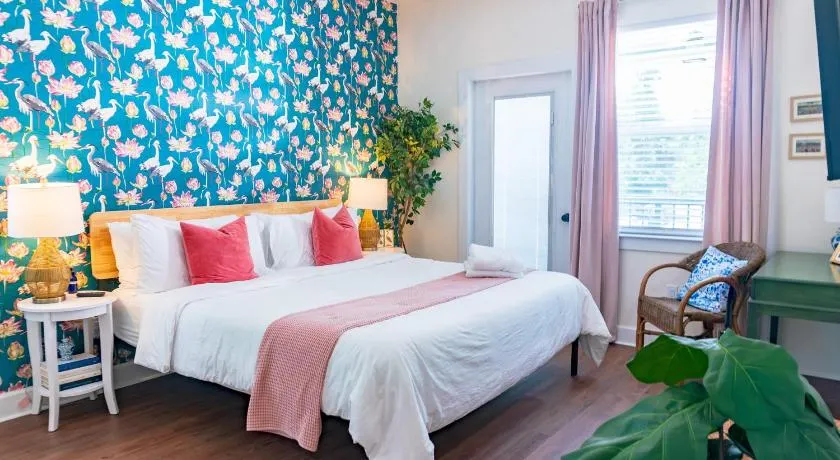 The Lotus Suite Newly Built Upscale Central - Image 1