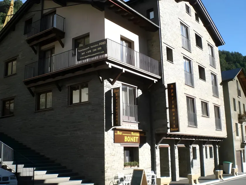 Apartaments Bonet - Image 1