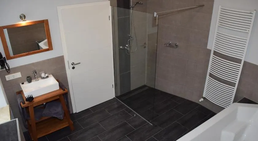 Hotel - Bistro - 3-Eck - Image 1