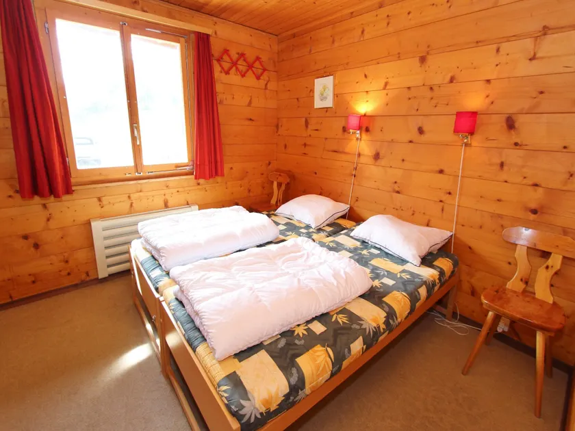 Chalet på ett soligt läge med fantastisk utsikt över bergen - Image 1