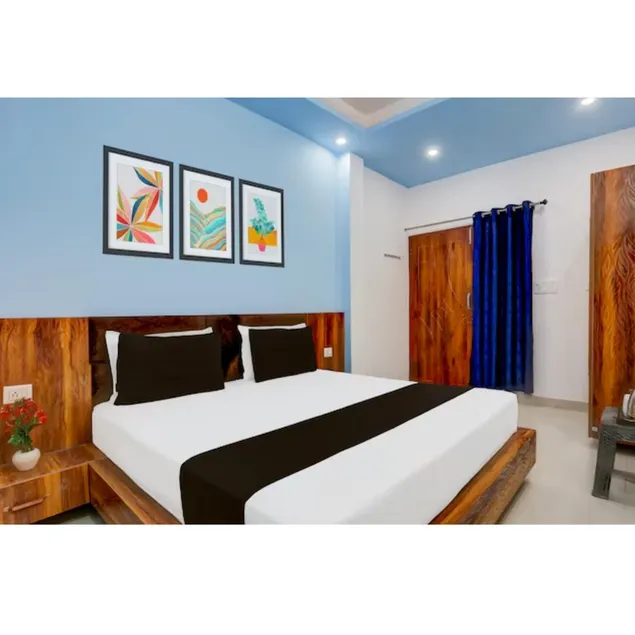 Adinath Guest House - Image 1
