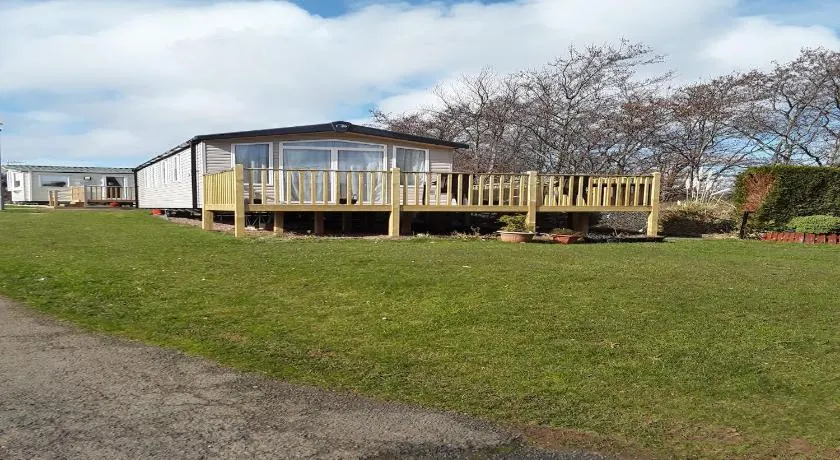 Caravan on Fantastic site - Image 1