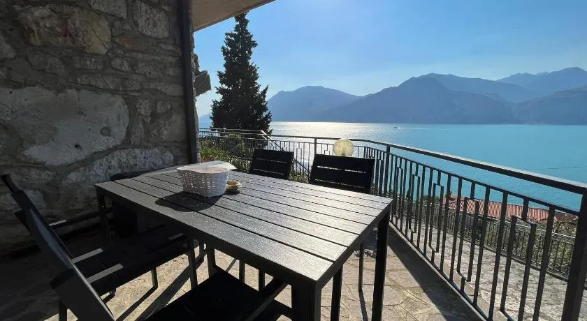 The view house - Image 1