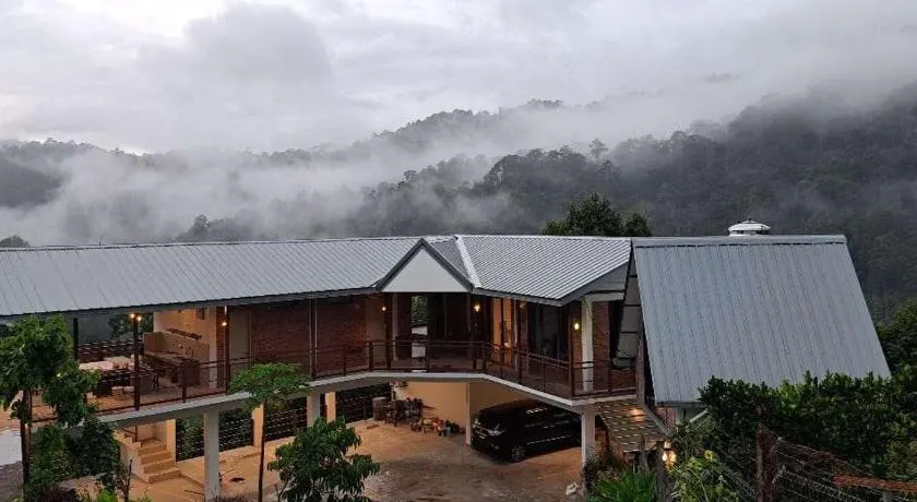Perfect Hill View, Durian Orchard Farmstay within the mountains - Image 1