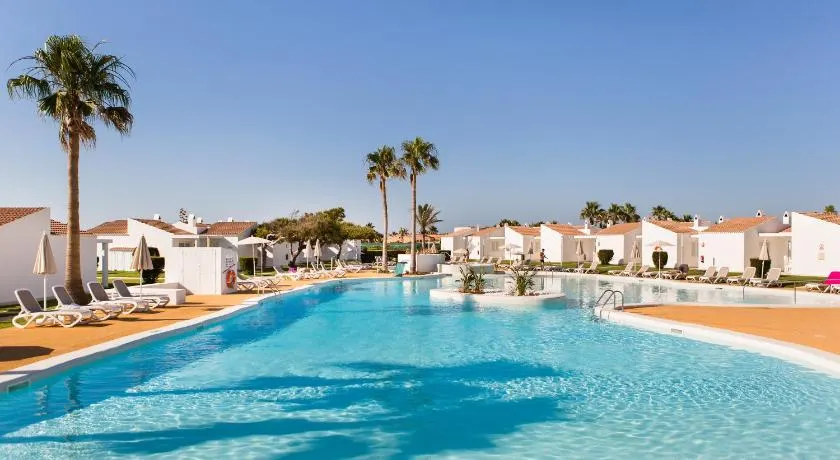 Apartamentos Menorcamar - Image 1