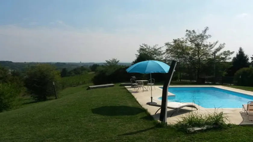 CONFINEDEISANTI Bed&Breakfast - Image 1